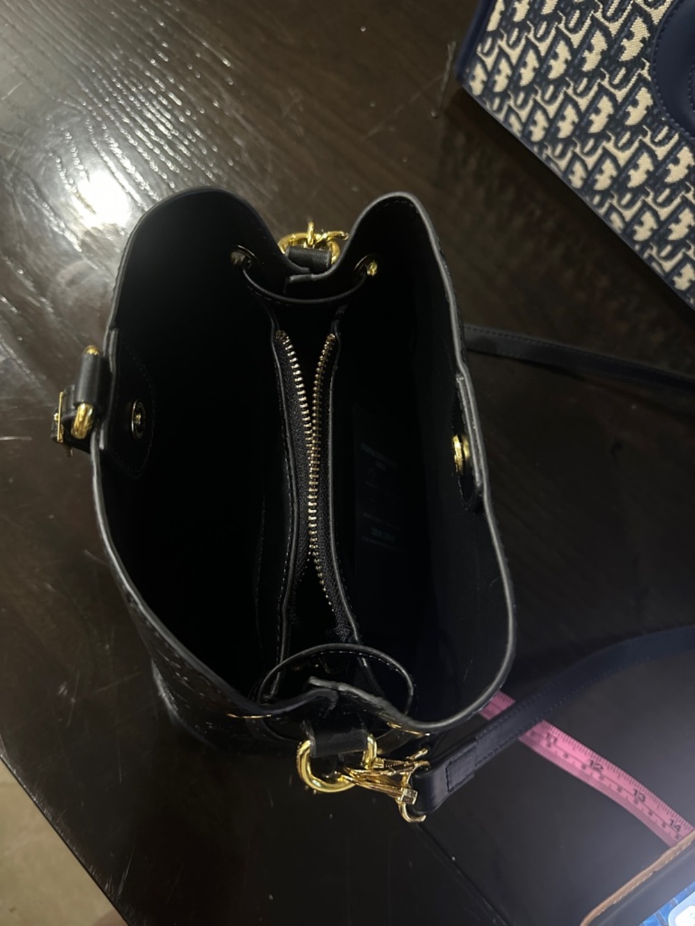 ‼️WOW‼️LV LAURA V Luxury Black Monogram-Embossed Leather Shoulder Bag‼️ - Picture 6 of 8